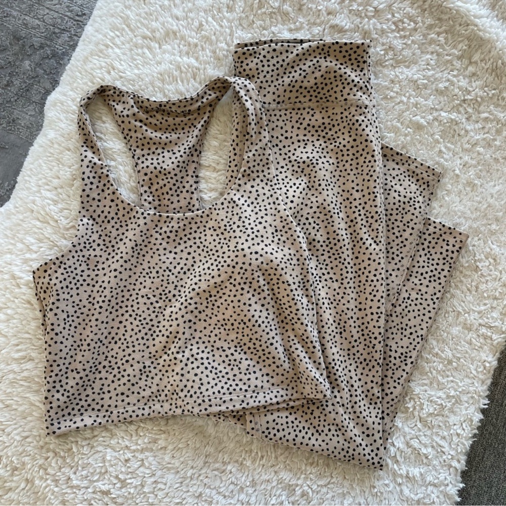 Animal Print Seamless Racerback Scoopneck Tank Crop and Leggings Set